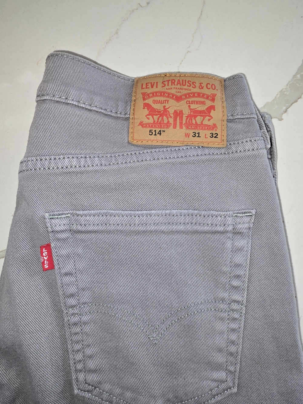 Levi's 514 Men's Gray Jeans - Classic Back Pocket
